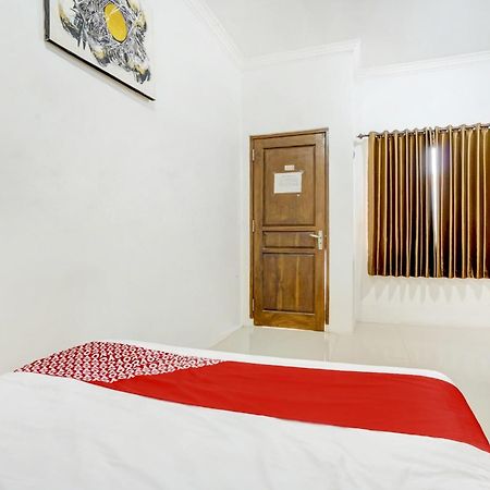 Super Oyo 3702 Homestay Bougenville Syariah Lamongan Exterior foto